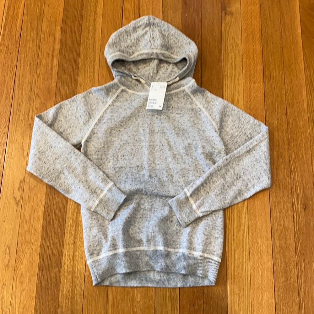 NWT H&M sweater hoodie. Size 8-10Y.